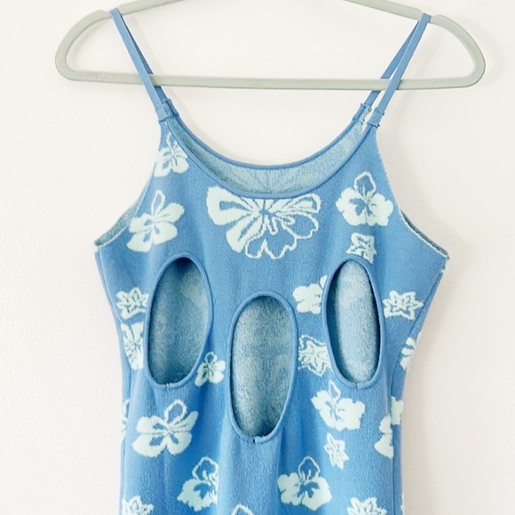 $5 $5 $5 NEW Amazon Blue Flower Power Jersey Stretchy Open Back Midi Dress Sz M - Picture 3 of 6